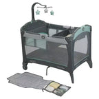 Graco Parc Pack 'n Play Change 'n Carry - Manor : Roues Verrouillables, Table à Langer, Mobile Musical, Sac de Transport