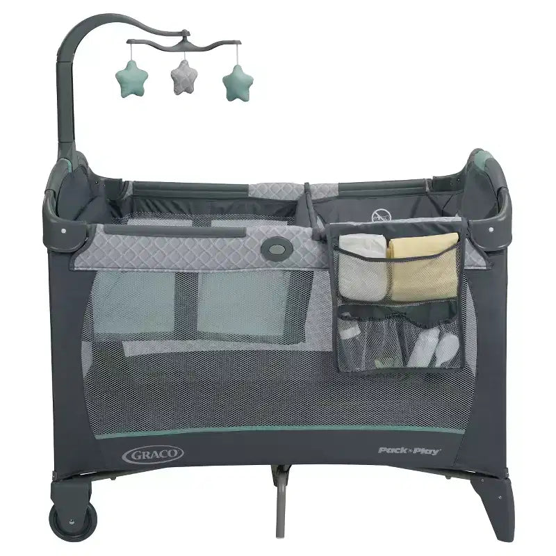 Graco Parc Pack 'n Play Change 'n Carry - Manor : Roues Verrouillables, Table à Langer, Mobile Musical, Sac de Transport