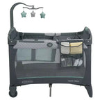 Graco Parc Pack 'n Play Change 'n Carry - Manor : Roues Verrouillables, Table à Langer, Mobile Musical, Sac de Transport